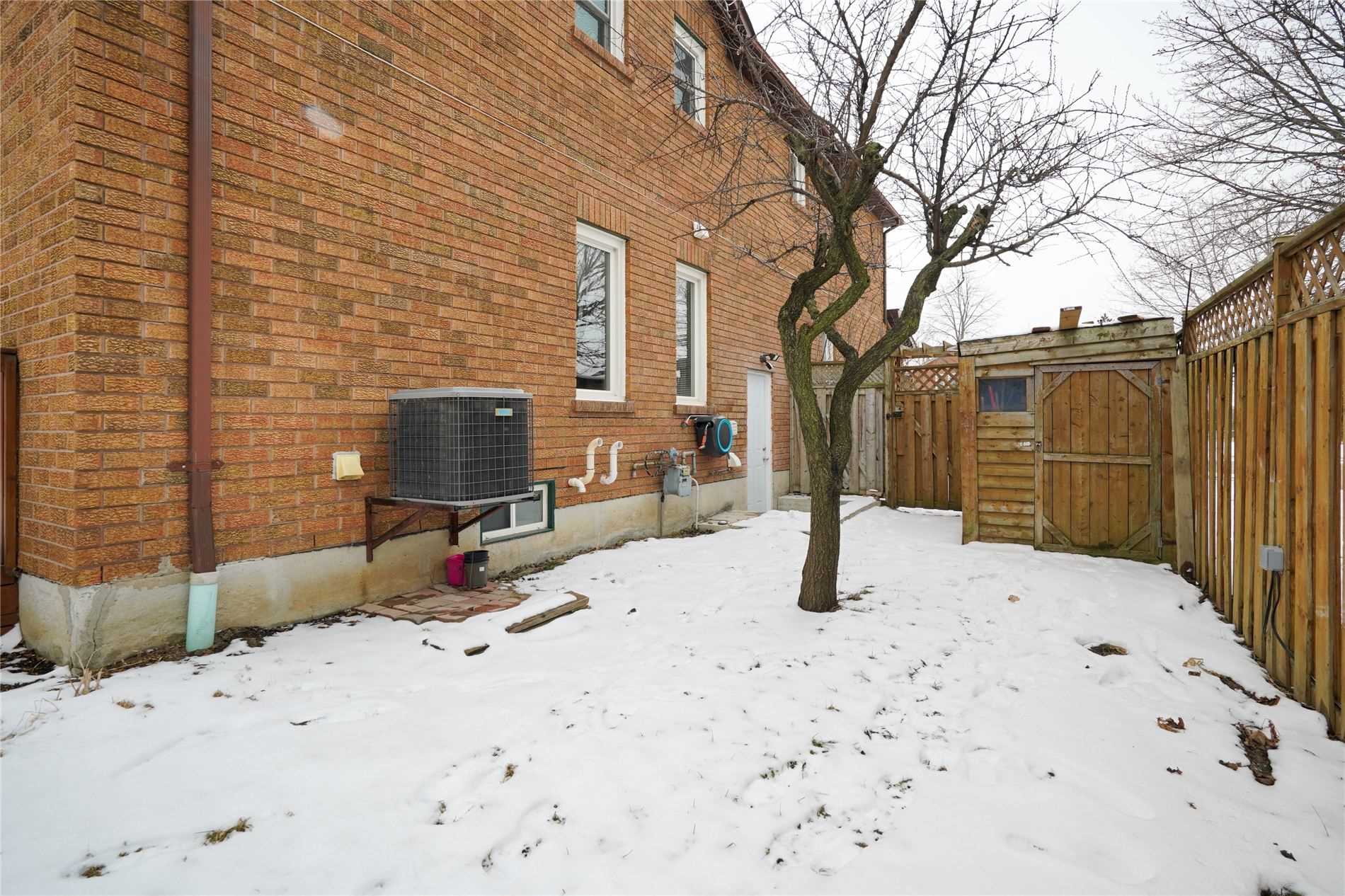 Renovated house photograph 39